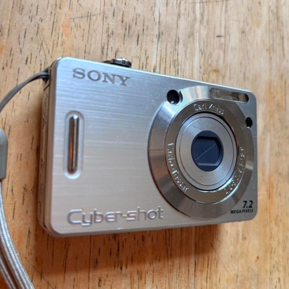 Sony Cyber-shot DSC-W55 7.2MP Digital Camera